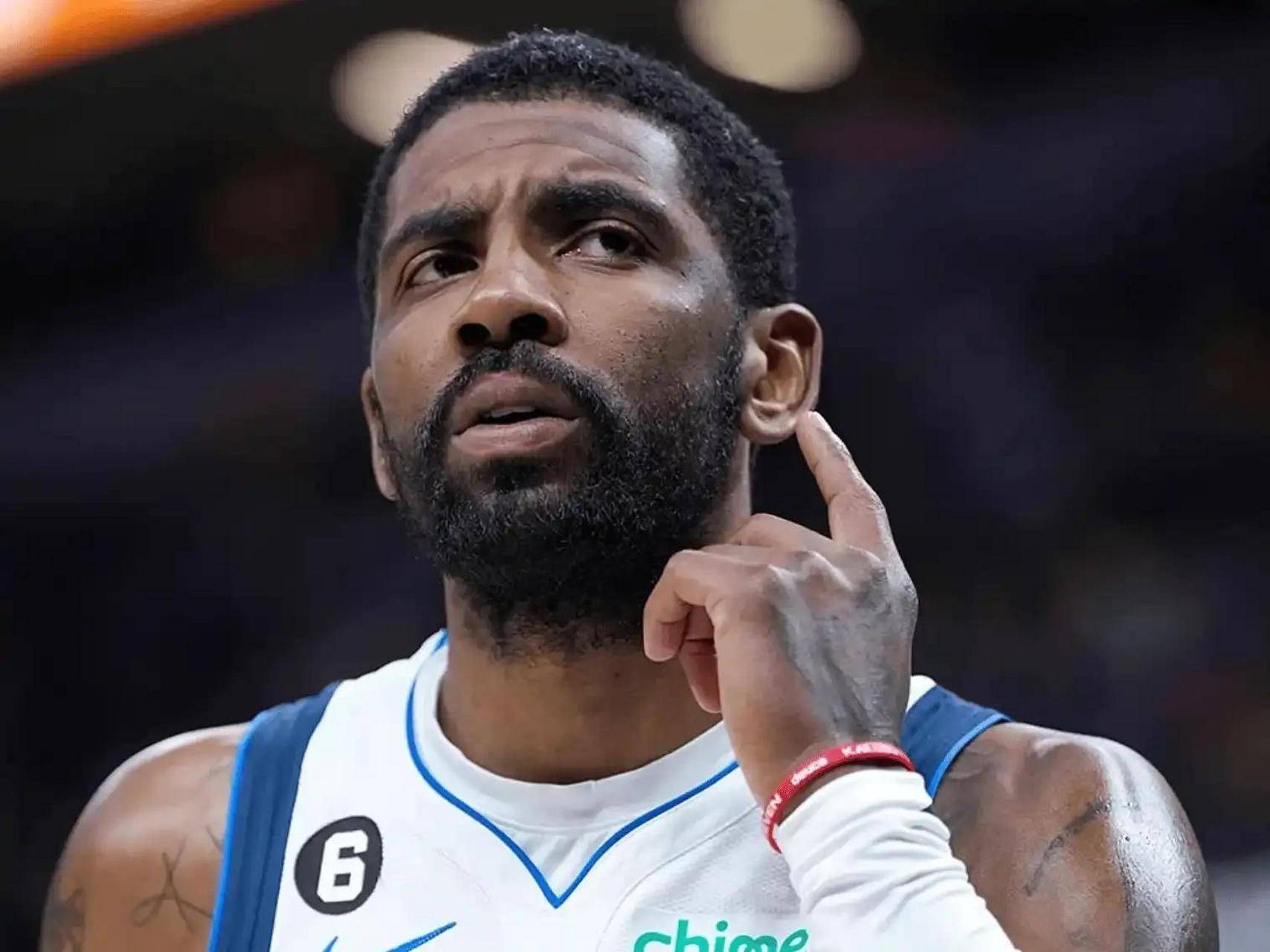 鲁尼：范尼曾因感受到将被我和C罗取代，沮丧到离开训练场（鲁尼回忆：范尼因担心被我与C罗取代，郁闷离开训练场）