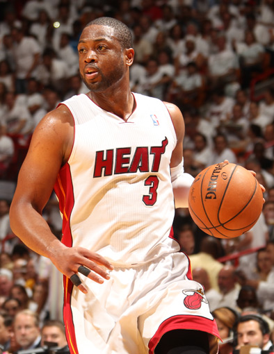 能否做到？拜仁有望成为首支欧冠客战巴黎取得三连胜的球队（拜仁冲击历史：有望成欧冠首支客场对巴黎实现三连胜的球队）