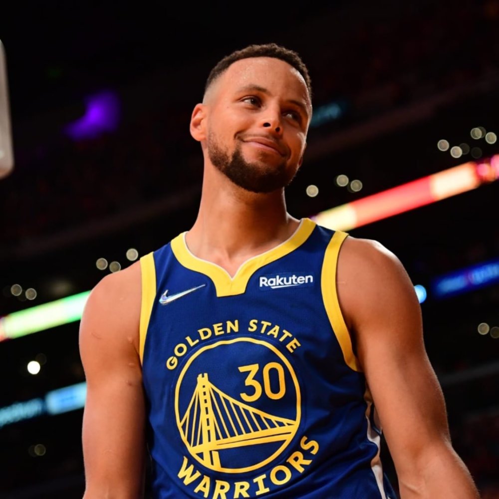 夏窗转会标王坑惨米兰：3700万先生低效，缺乏9号问题更严重了（米兰被夏窗标王拖累：3700万引援低迷，锋线无9号雪上加霜）